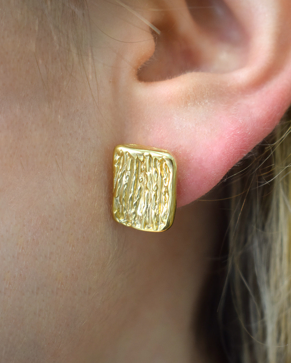Pendientes Amana Gold